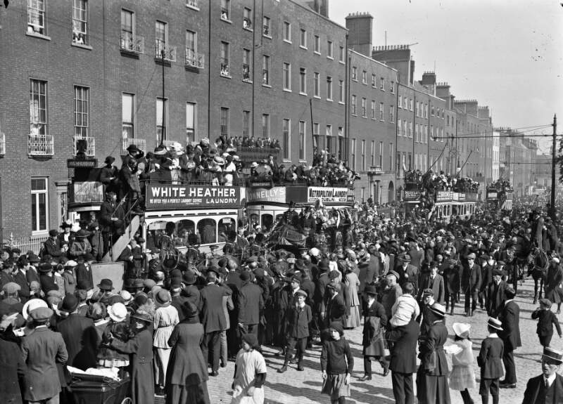 [Funeral procession of O'Donovan Rossa, showing whole length of Ormond Quay, crowds]