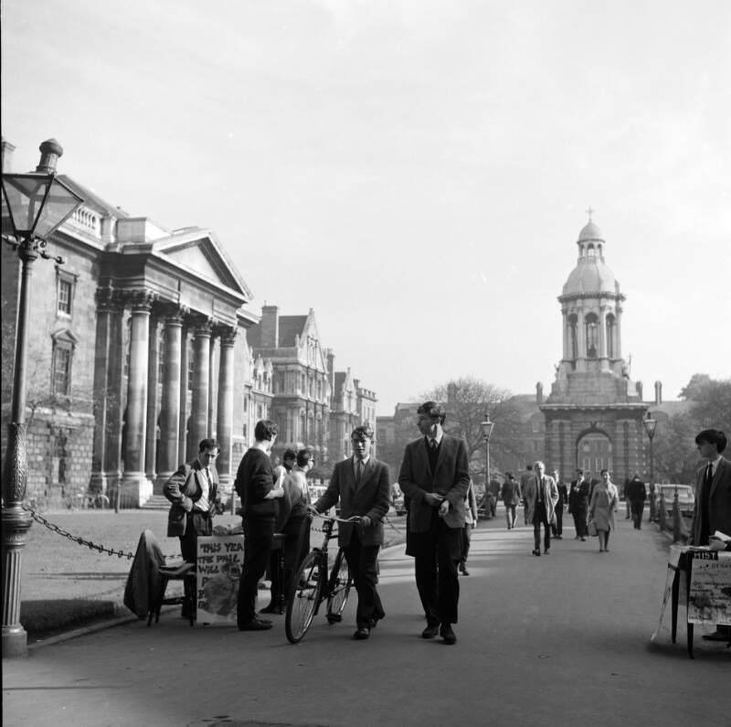 [Students in Parliament Square, Trinity College, Dublin]
