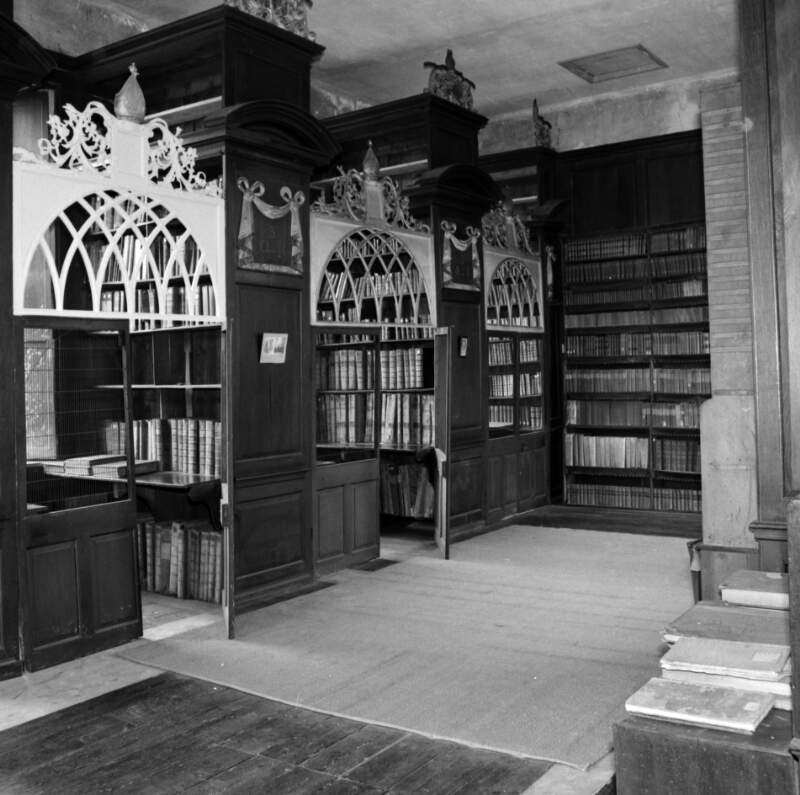 [Interior of Marsh's Library showing bookshelves, St. Patrick's Close, Dublin]