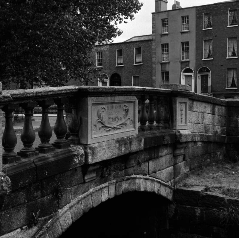 [Huband Bridge and row of houses, Herbert Place, Dublin]