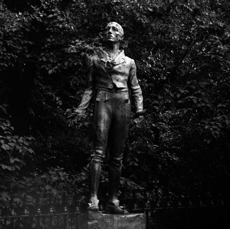 [Wolf Tone statue, St. Stephen's Green, Dublin]