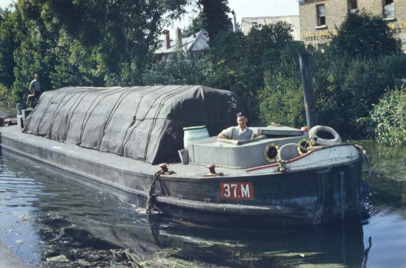 [Barge on Grand Canal, Portobello/Ballsbridge, Dublin]