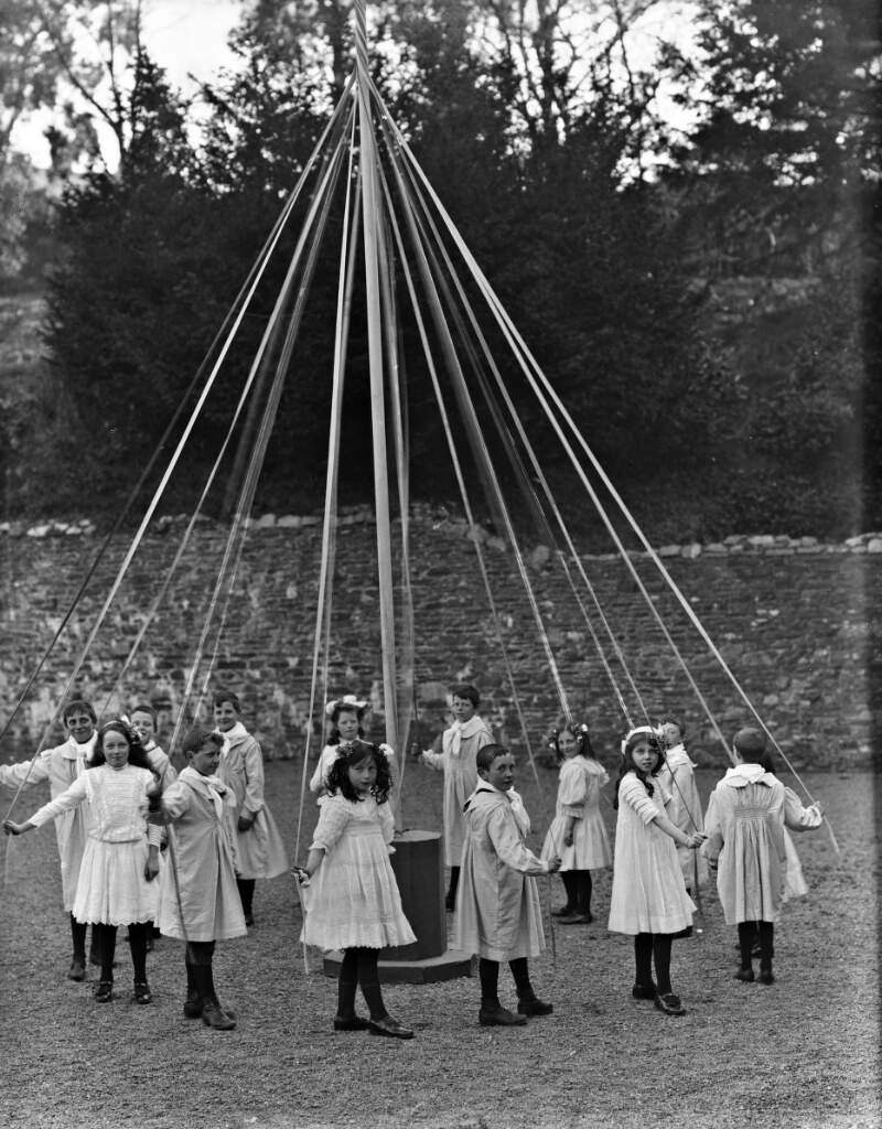 Maypole dance, Co. Waterford: commissioned by Mr. Knight