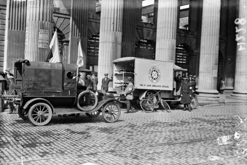 [St. John's Ambulance Brigade outside the G.P.O., O'Connell Street, Dublin]