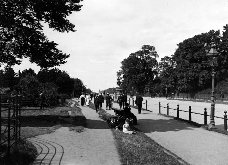 [Strollers and cyclists in the Phoenix Park, Dublin]