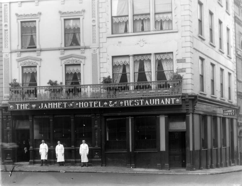 [Exterior view of the Jammet Hotel : location unknown]