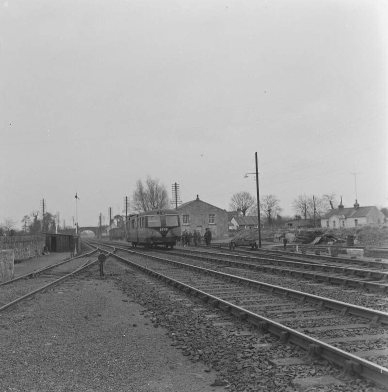 SNCLR railcar en route to Waterford, E.S.B. workers' train to Kilmokea, Hazelhatch, Co. Kildare.