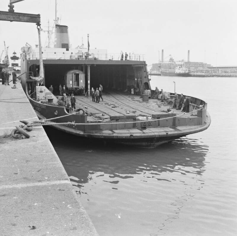 "Cambridge Ferry" With new carriages ex BR Derby, North Wall, Co. Dublin.