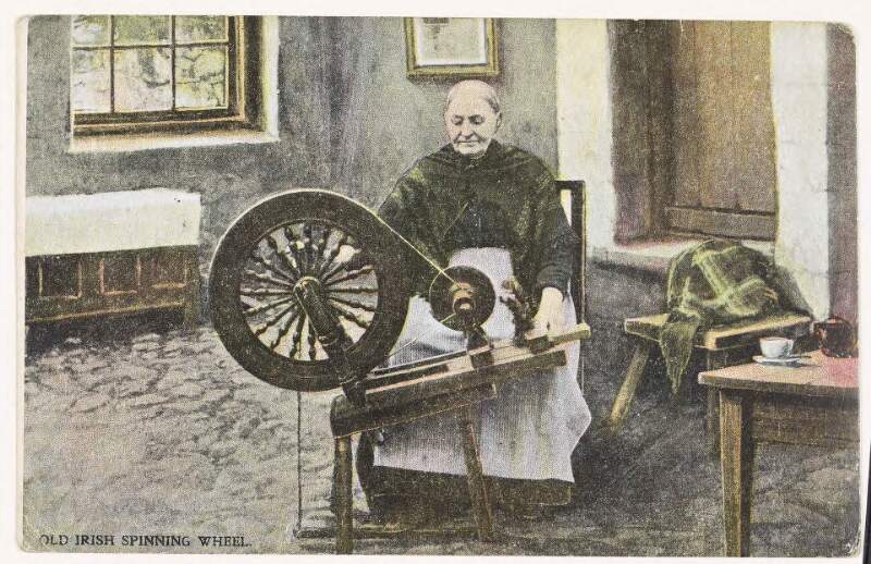 [Postcard] Old Irish spinning wheel