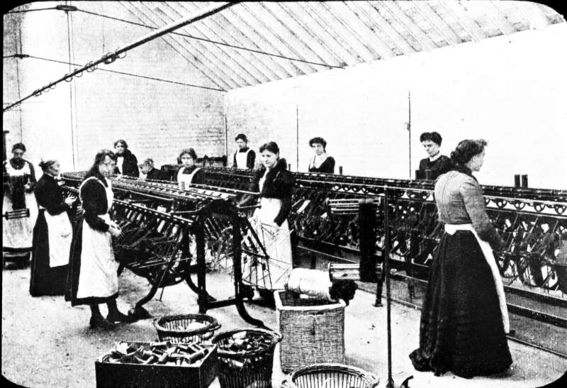 Atkinson's Poplin Factory. Women/girls at winding.