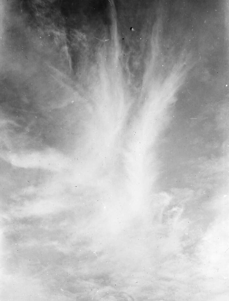 Clouds, close up focus - Cirrus 5239.
