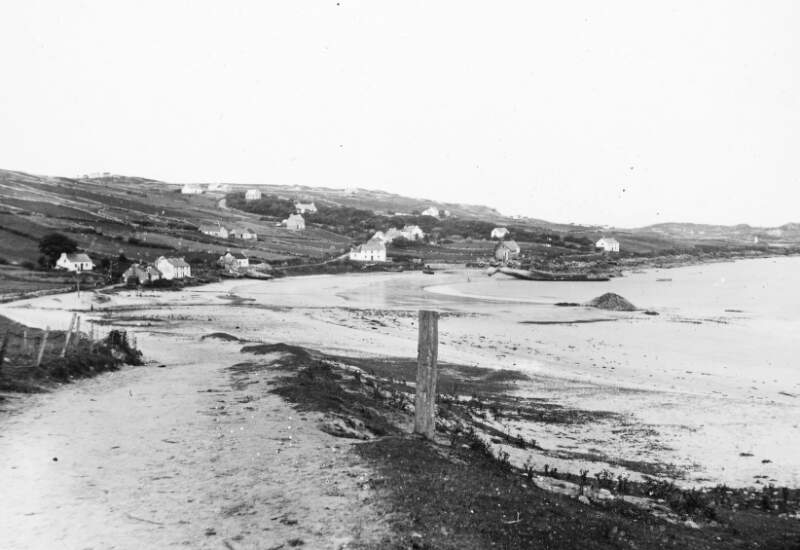 Aranmore, houses by the sea.
