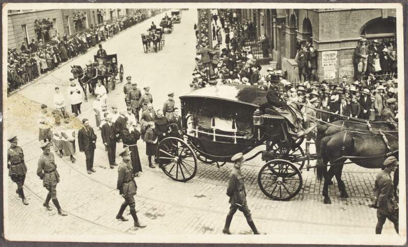 [Arthur Griffith's funeral cortege passing Oriel House, Westland Row, Dublin]