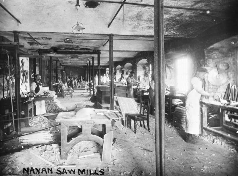 Saw mills. Men at work, wood/saws and more