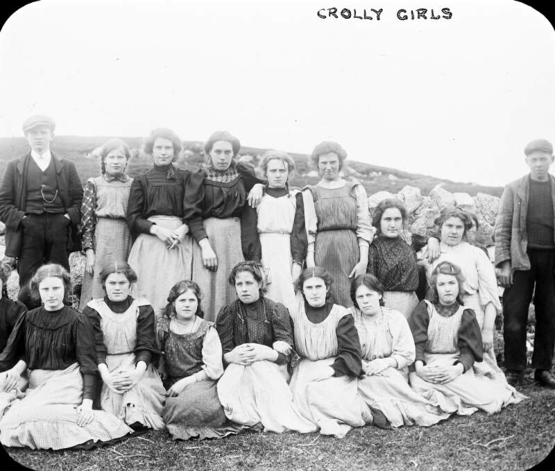 No. 61 Donegal Highlands, Gweedore. Crolly girls, Donegal carpet weavers