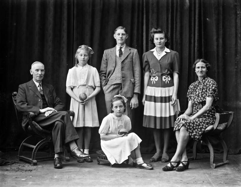 Family group of six : commissioned by Mrs. Smyth, Home Villa, Morrissons Road, Waterford