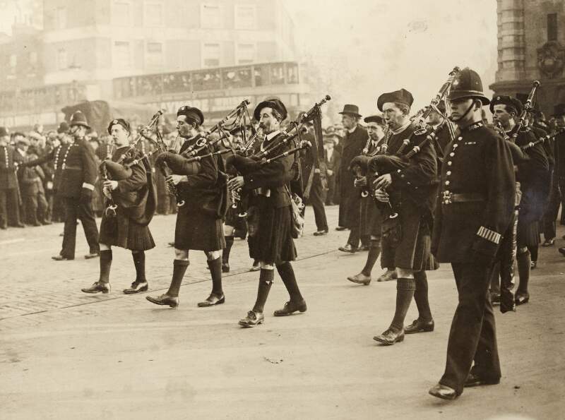 The Late Lord Mayor of Cork : Irish pipers ehich [sic] led the procession playing an Irish lament