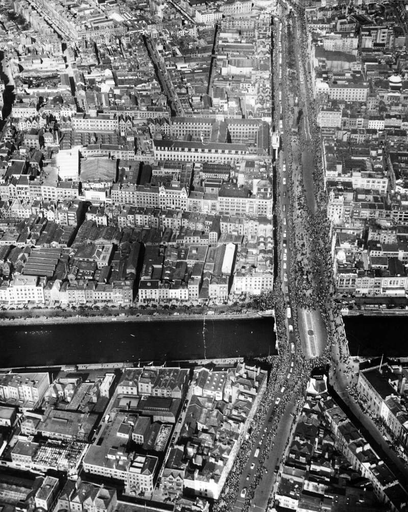 [St. Patrick's Day, O'Connell Street and Bride Street, Dublin]
