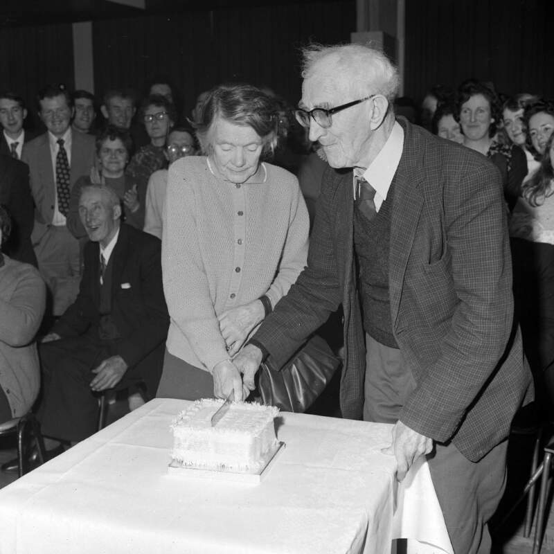 [Couple cutting cake, Annagry, Co. Donegal]