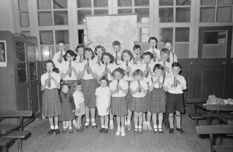 [Pupils of Thor National School with recorders/tin whistles, Crolly, Co. Donegal]