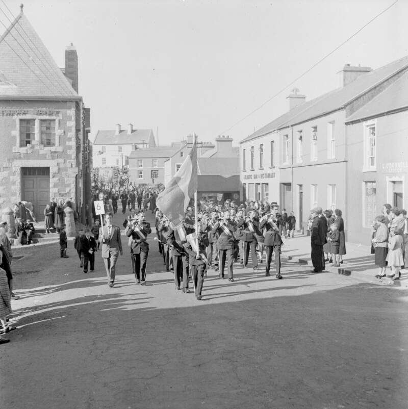 [Fife and drum band parading through Dungloe, Co. Donegal]