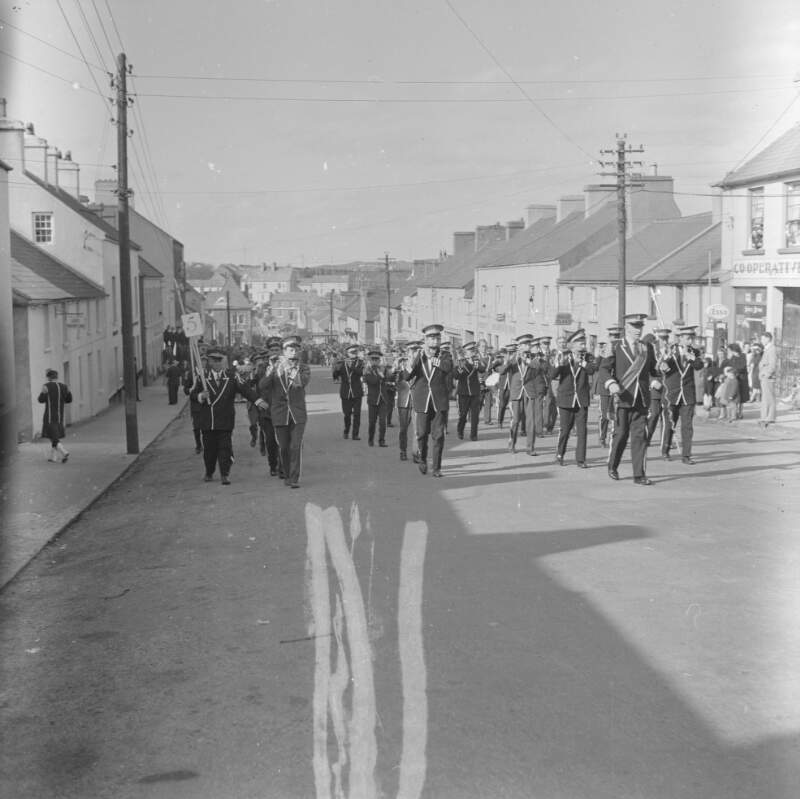 [Fife and drum band parading in Dungloe, Co. Donegal]