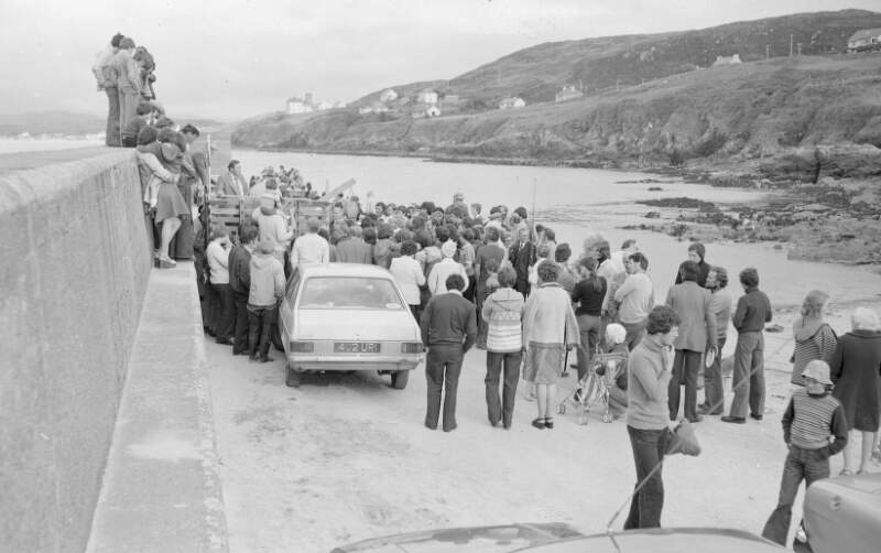 [Anglers and spectators at sea angling festival in Narin / Portnoo, Co. Donegal]