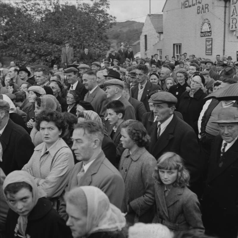 [Audience at address by Doctor James Ryan at the Tidy Towns plaque unveiling, Glenties, Co. Donegal]