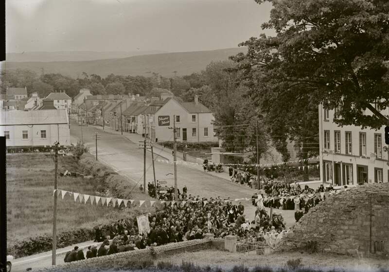 [Congregation at shrine, Glenties, Co. Donegal]