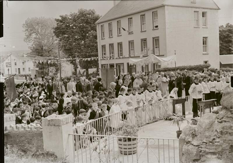 [Religious procession from Letterkenny arriving at shrine, Co. Donegal]