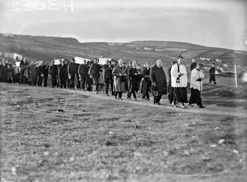 [Funeral procession from Church to graveside, following Arranmore boating tragedy]