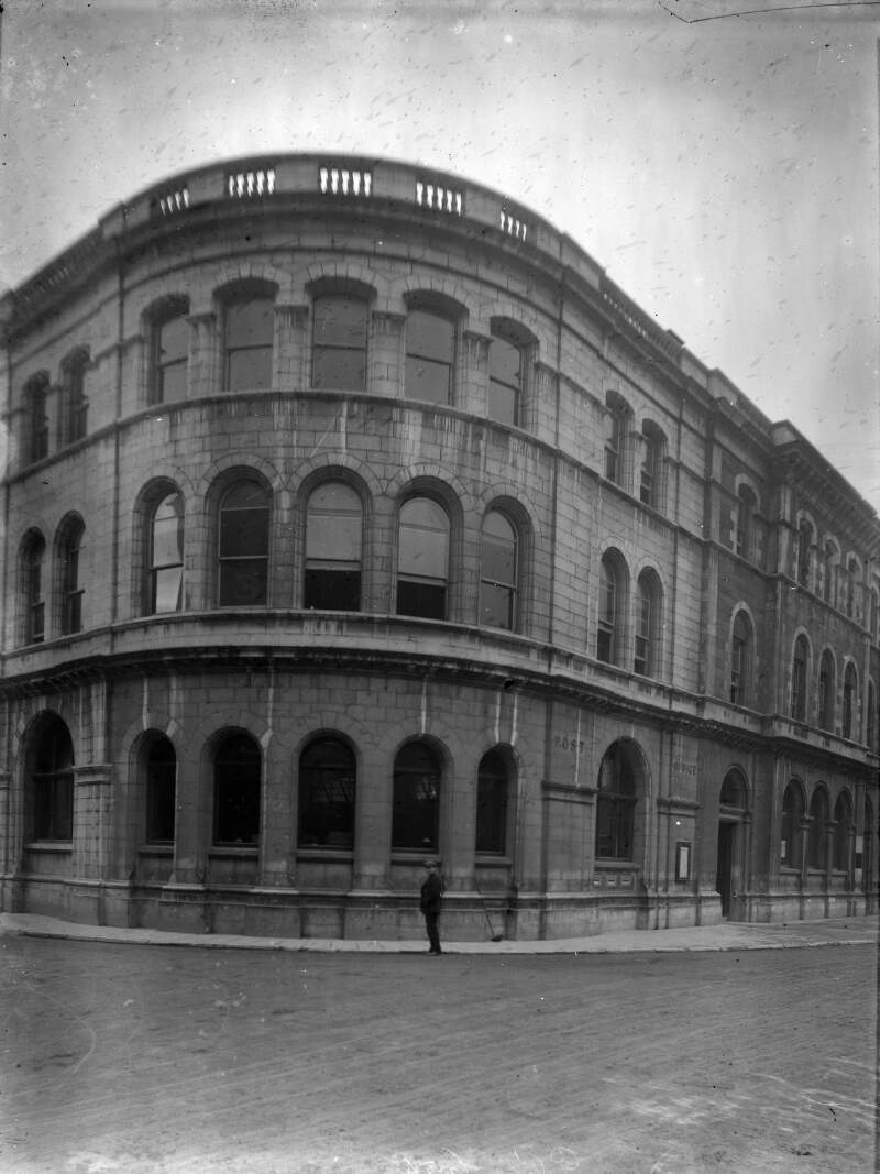 [Exterior of the General Post Office, Oliver Plunket Street, Cork]