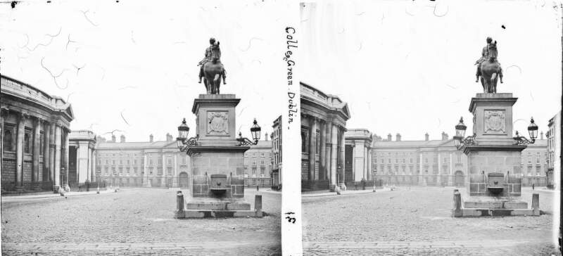 College Green: Statues of Grattan and William III, showing the Bank of Ireland in the background, Dublin City, Co. Dublin