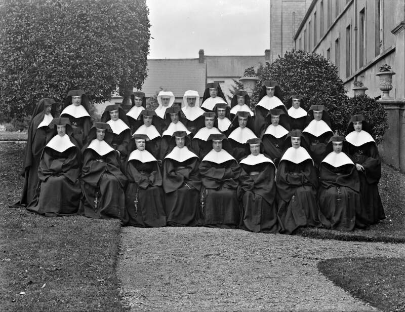 Presentation Convent, Carrick-on-Suir, group of nuns.