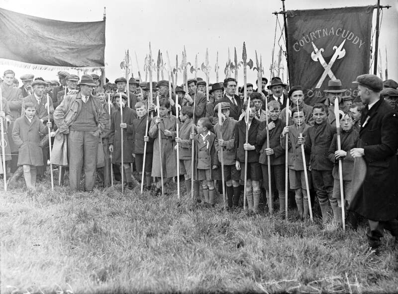 1798 Commemoration: Oulart Hill, Procession, men with pikes etc.