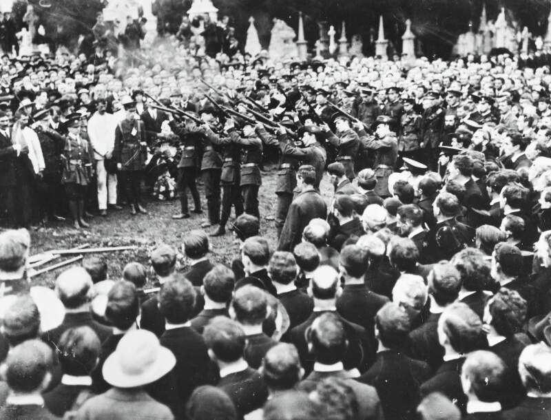Thos Ashe funeral [1917?] : volley over grave