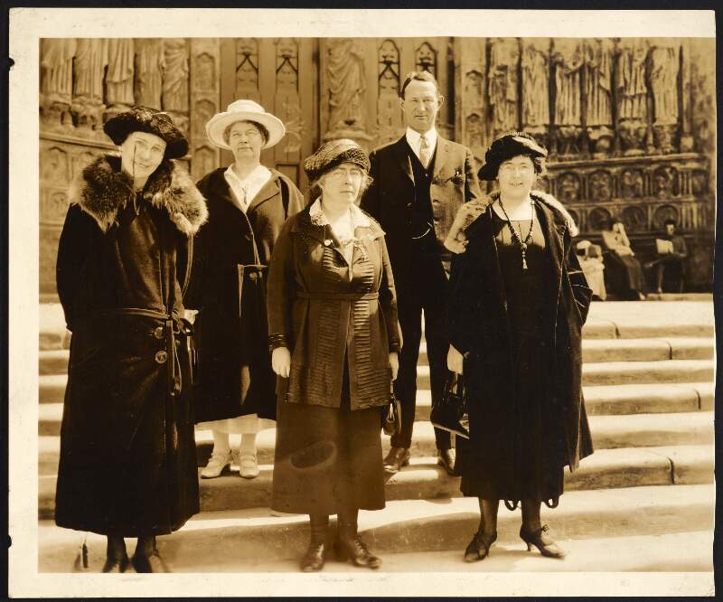 In L.A. USA 1923, Linda, Mrs. Moss, self, Kath B and man?